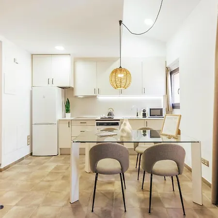 דירה Bravissimo Mercadal Duplex, With 2 Bedrooms ז'ירונה